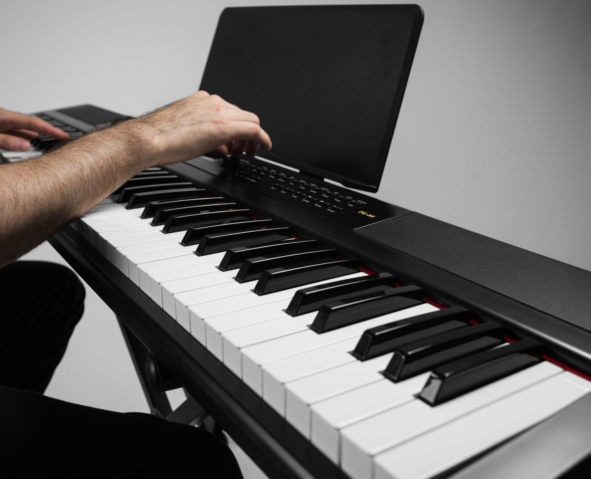 Цифровое пианино Artesia PE-88 BK