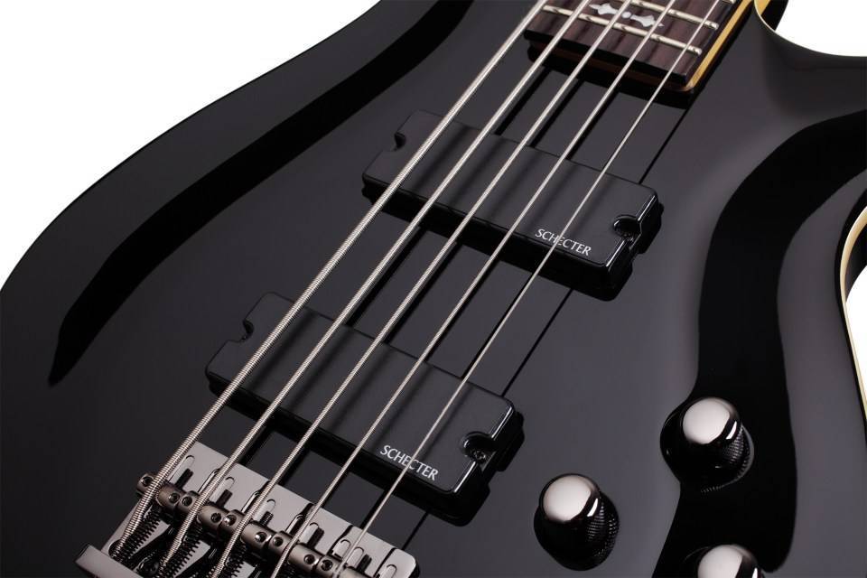 Леворукая бас-гитара Schecter OMEN-5 BLK L/H