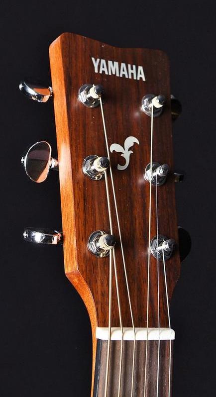 Гитара электроакустическая Yamaha FGX800C N