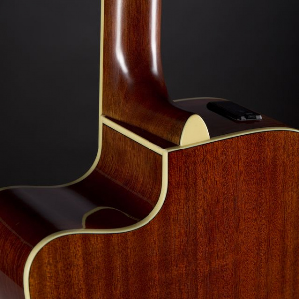 Гитара электроакустическая Yamaha FSX820C BS