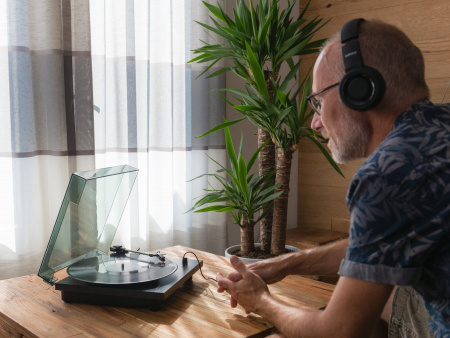 Виниловый проигрыватель Lenco LS-10 Black