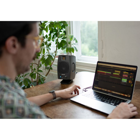 Студийный монитор ADAM Audio D3V Black