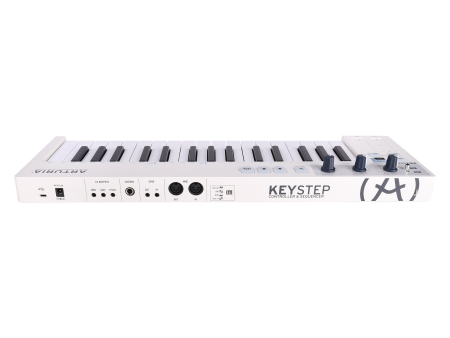 MIDI клавиатура ARTURIA KeyStep WH