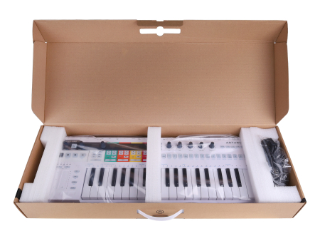 MIDI клавиатура ARTURIA KeyStep Pro WH