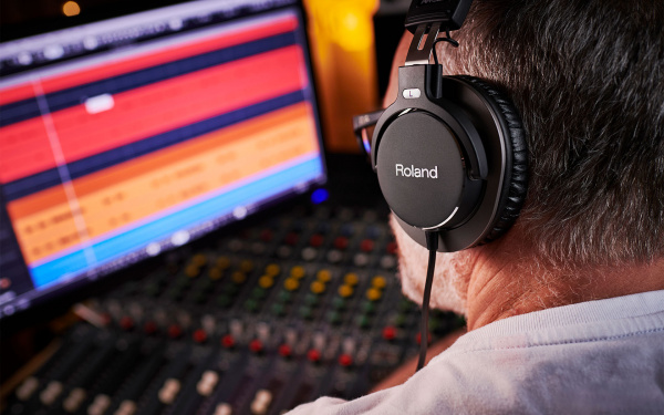 Студийные наушники Roland RH-300