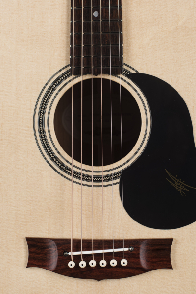 Гитара электроакустическая Maton EBG808